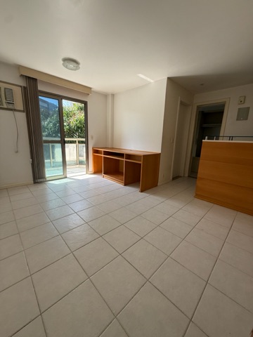 Flat 1 quarto e 1 banheiro, à venda, no bairro Itaipu em Niterói