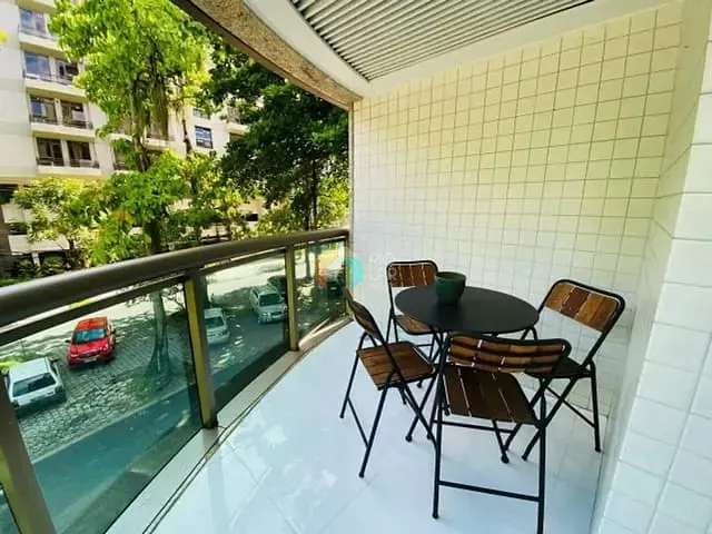 Flat com 70m² 2 quartos e 1 banheiro, à venda, no bairro Lagoa em Rio de Janeiro