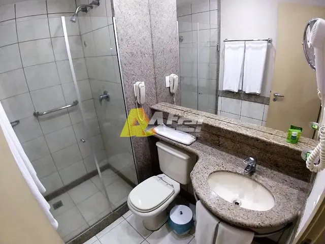 Flat com 65m² 2 quartos e 2 banheiros, à venda ou para alugar, no bairro Barra da Tijuca em Rio de Janeiro