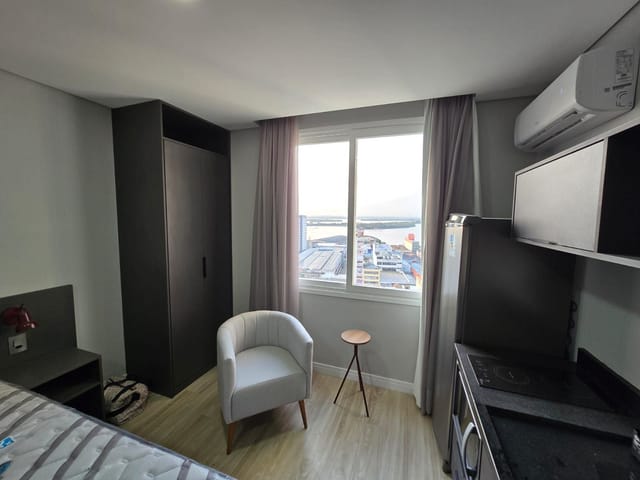 Flat 1 quarto e 1 banheiro, à venda, no bairro Centro Histórico em Porto Alegre