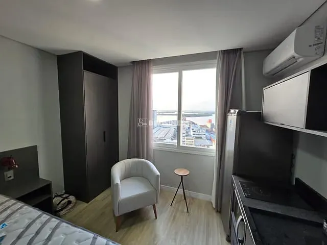 Flat 1 quarto e 1 banheiro, à venda, no bairro Centro Histórico em Porto Alegre
