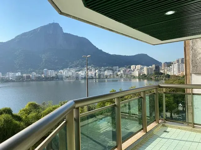 Flat com 65m² 1 quarto e 1 banheiro, à venda, no bairro Lagoa em Rio de Janeiro