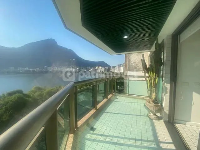 Flat com 65m² 1 quarto e 1 banheiro, à venda, no bairro Lagoa em Rio de Janeiro
