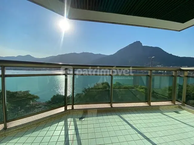 Flat com 65m² 1 quarto e 1 banheiro, à venda, no bairro Lagoa em Rio de Janeiro