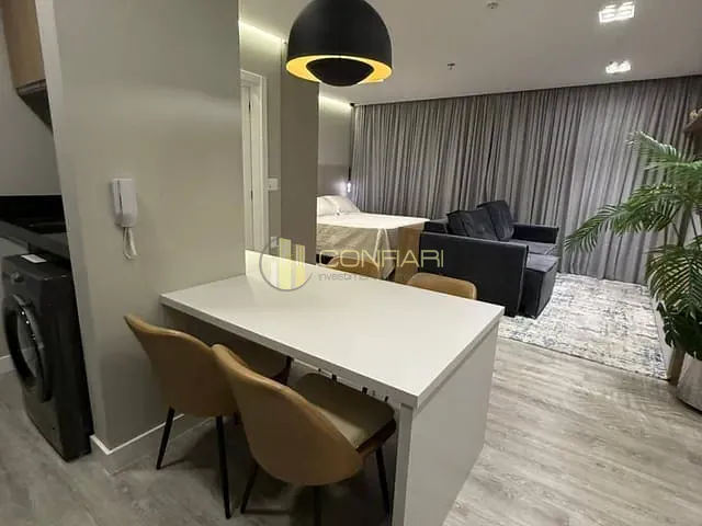 Flat 1 quarto e 1 banheiro, à venda, no bairro Meia Praia em Itapema