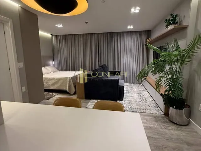 Flat 1 quarto e 1 banheiro, à venda, no bairro Meia Praia em Itapema