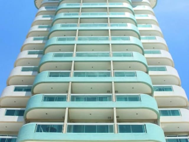 Flat com 37m² 1 quarto e 1 banheiro, à venda, no bairro Glória em Macaé