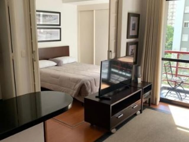 Flat 1 quarto e 1 banheiro, à venda, no bairro Moema em São Paulo