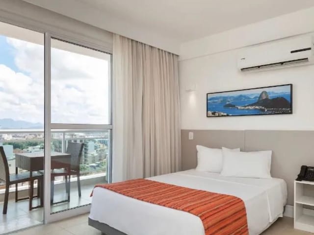 Flat com 28m² 1 quarto e 1 banheiro, à venda ou para alugar, no bairro Imbetiba em Macaé