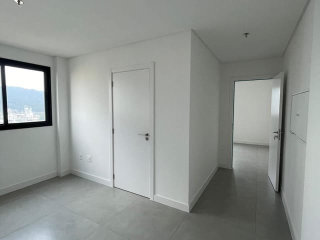Flat com 44m² 1 quarto e 1 banheiro, à venda, no bairro Centro em Itapema