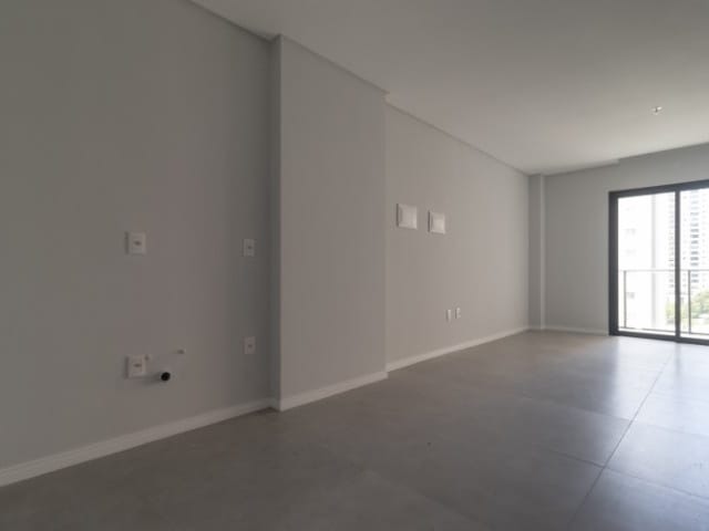 Flat 1 quarto e 1 banheiro, à venda, no bairro Meia Praia em Itapema