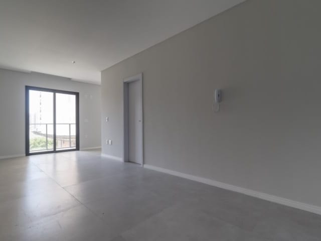 Flat 1 quarto e 1 banheiro, à venda, no bairro Meia Praia em Itapema