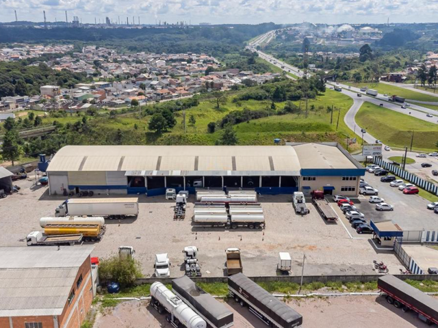 Galpão / Barracão com 10300m², à venda, no bairro Cidade Industrial em Curitiba
