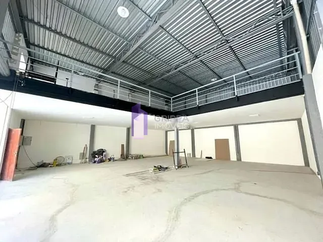 Galpão com 420m², à venda, no bairro Centro em São Gonçalo