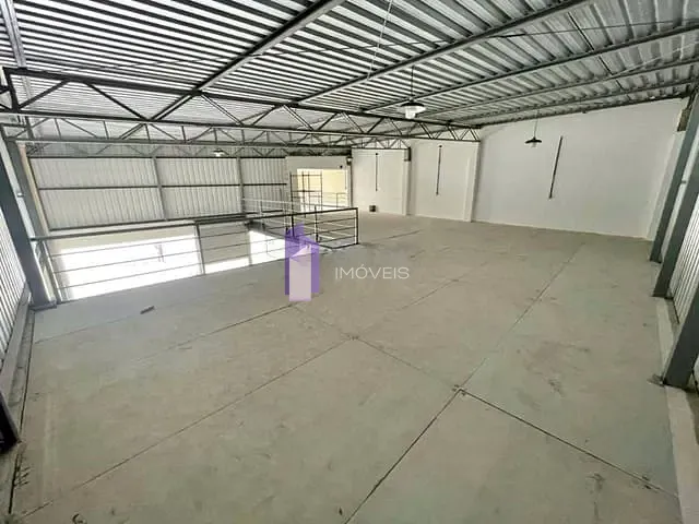 Galpão com 420m², à venda, no bairro Centro em São Gonçalo