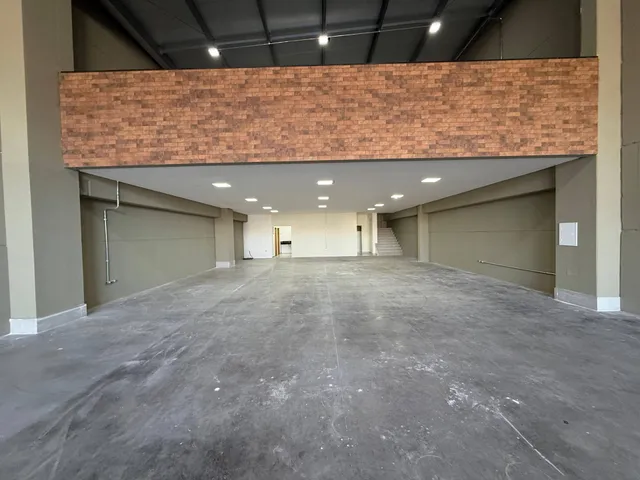 Galpão com 10m², para alugar, no bairro Antares em Londrina
