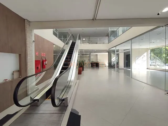 Galpão / Barracão com 5000m², para alugar, no bairro Água Branca em São Paulo