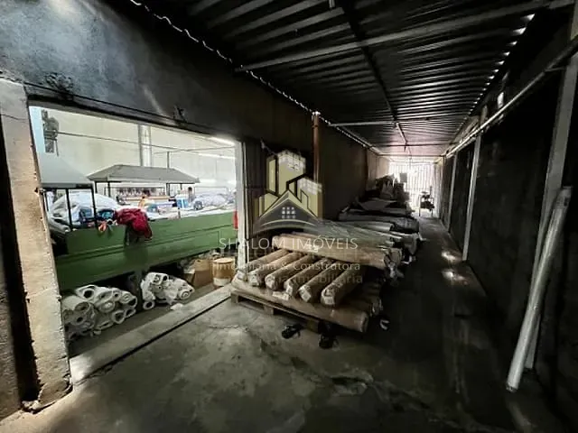 Galpão com 360m² 5 quartos e 2 banheiros, à venda, no bairro Jardim Montanhes em Belo Horizonte