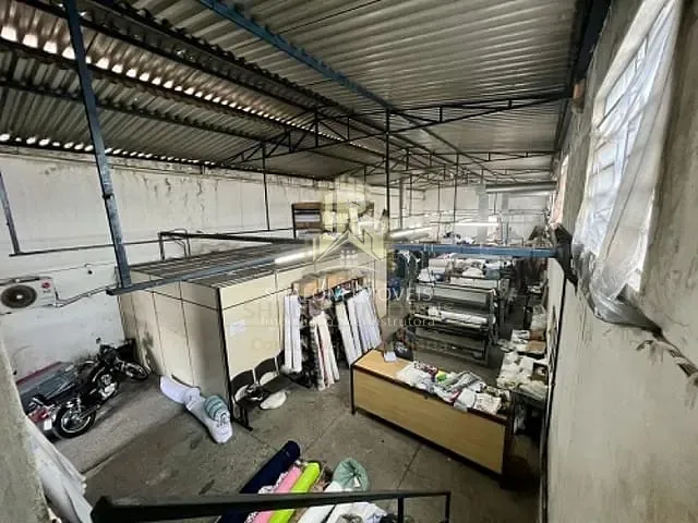 Galpão com 360m² 5 quartos e 2 banheiros, à venda, no bairro Jardim Montanhes em Belo Horizonte