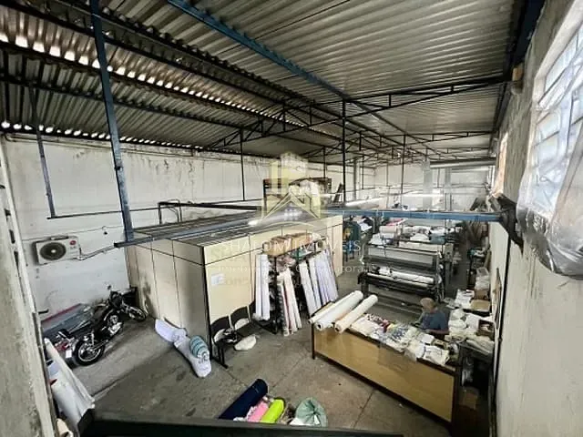 Galpão com 360m² 5 quartos e 2 banheiros, à venda, no bairro Jardim Montanhes em Belo Horizonte