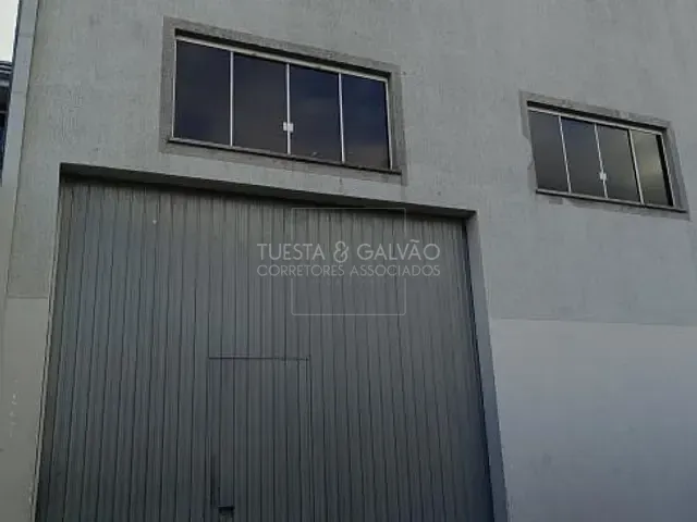 Galpão com 150m², para alugar, no bairro Sítio Cercado em Curitiba