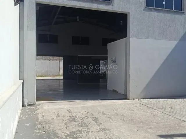 Galpão com 150m², para alugar, no bairro Sítio Cercado em Curitiba