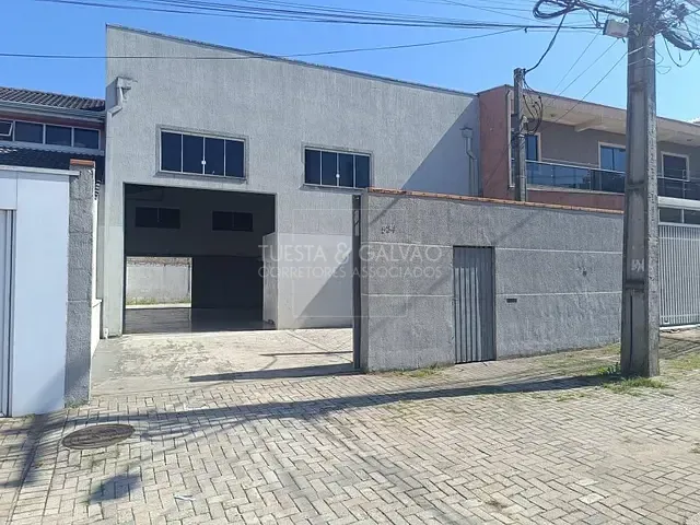 Galpão com 150m², para alugar, no bairro Sítio Cercado em Curitiba
