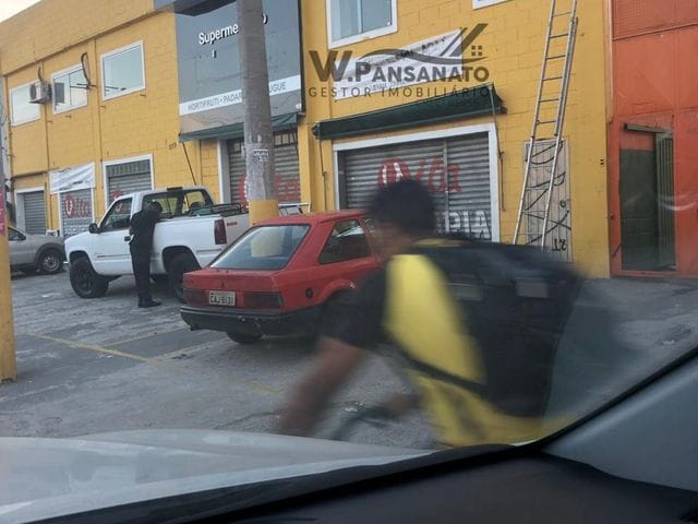 Galpão / Barracão com 1000m², para alugar, no bairro Vila Galvão em Guarulhos