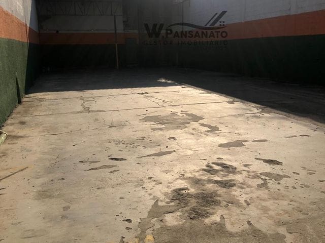 Galpão / Barracão com 1000m², para alugar, no bairro Vila Galvão em Guarulhos