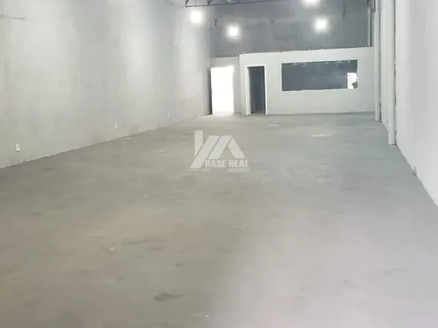 Galpão / Barracão com 225m², para alugar, no bairro Boqueirão em Guarapuava