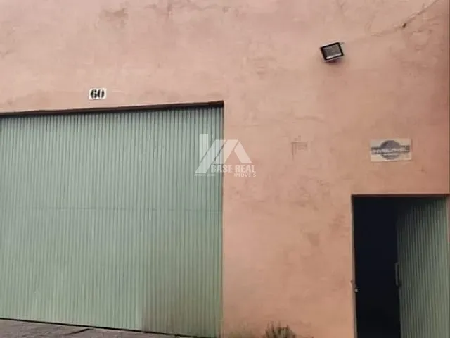Galpão / Barracão com 225m², para alugar, no bairro Boqueirão em Guarapuava