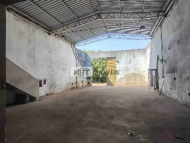 Galpão / Barracão com 252m², para alugar, no bairro Jardim Rosas do Sul em Bauru