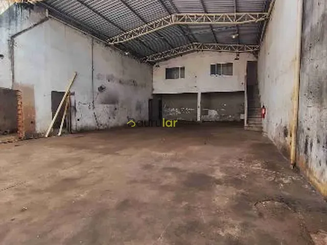 Galpão / Barracão com 252m², para alugar, no bairro Jardim Rosas do Sul em Bauru