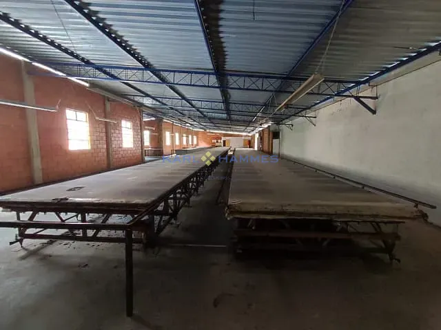 Galpão / Barracão com 900m², para alugar, no bairro Itamarati em Petrópolis