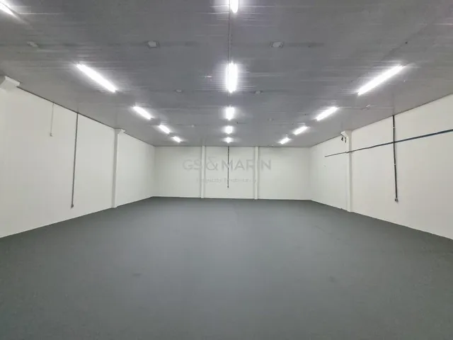 Galpão com 275m², para alugar, no bairro Igapó em Londrina