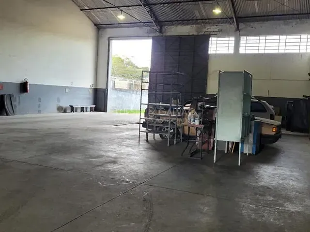 Galpão com 420m², à venda, no bairro Hauer em Curitiba