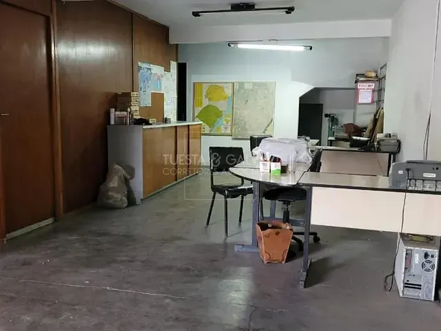 Galpão com 420m², à venda, no bairro Hauer em Curitiba