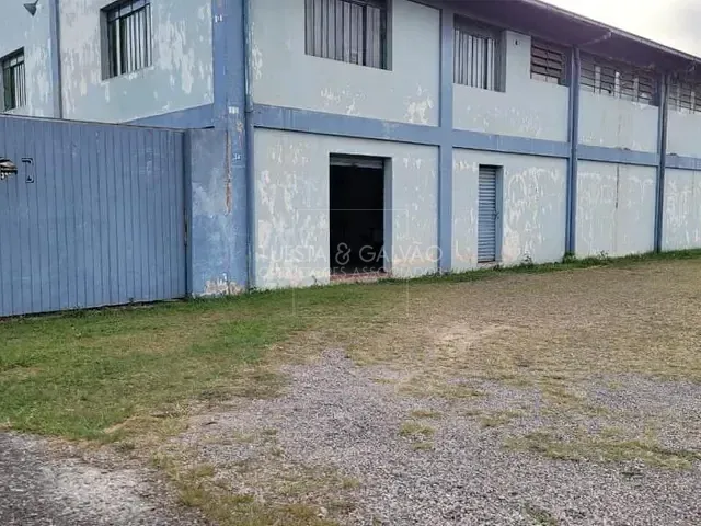 Galpão com 420m², à venda, no bairro Hauer em Curitiba