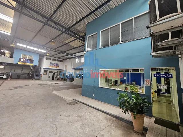 Galpão / Barracão com 720m², para alugar, no bairro São Geraldo em Volta Redonda