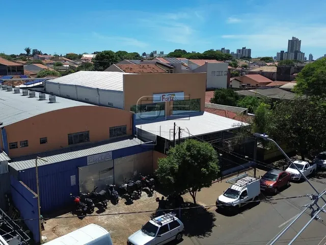 Galpão com 372m², à venda, no bairro Parque Residencial Joaquim Toledo Piza em Londrina