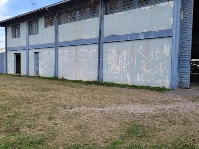 Galpão com 425m², à venda, no bairro Hauer em Curitiba