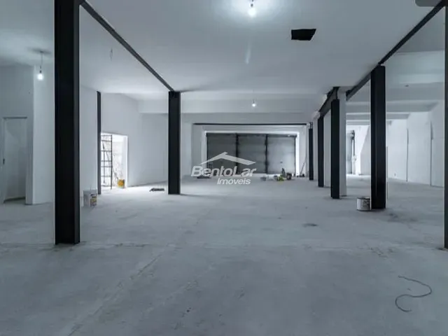 Galpão / Barracão com 420m², para alugar, no bairro Vila Nilo em São Paulo
