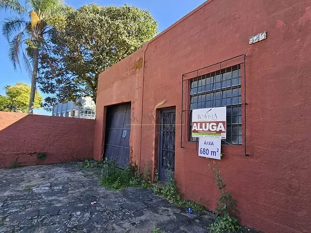 Galpão / Barracão com 680m², para alugar, no bairro Centro em Piracaia