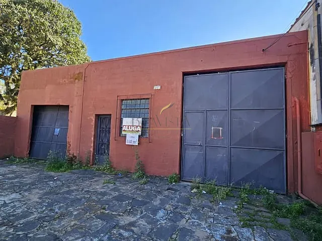 Galpão / Barracão com 680m², para alugar, no bairro Centro em Piracaia