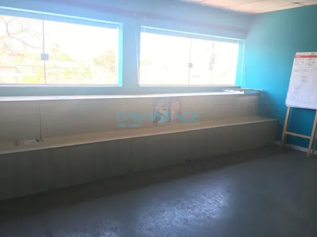 Galpão / Barracão com 180m², para alugar, no bairro Vila Ribeiro de Barros em São Paulo