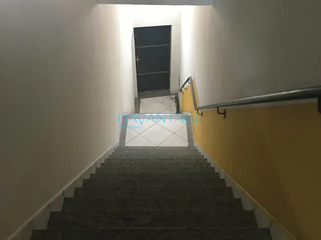 Galpão / Barracão com 180m², para alugar, no bairro Vila Ribeiro de Barros em São Paulo