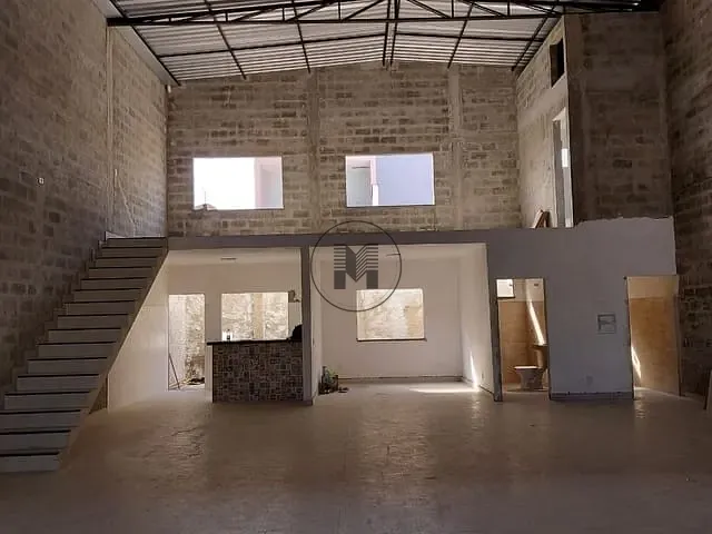 Galpão com 390m², para alugar, no bairro Cruz em Lorena