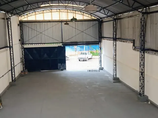 Galpão / Barracão com 442m², à venda ou para alugar, no bairro São Geraldo em Serra