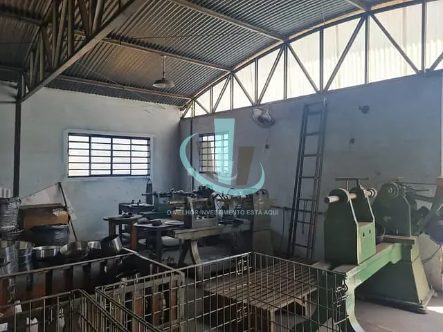Galpão com 1200m², à venda, no bairro JARDIM ROBERTO SELMI DEI em ARARAQUARA