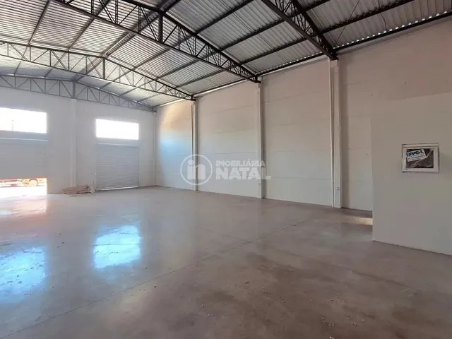 Galpão com 220m², para alugar, no bairro Centro em Londrina